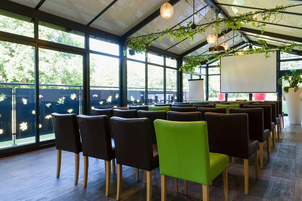The Originals Boutique Hotel Restaurant Saint James, Montaigu-Vendee Olanaklar fotoğraf