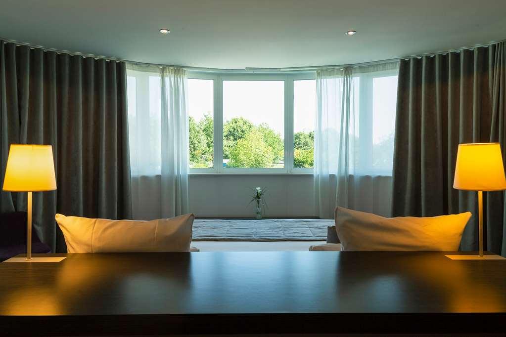 The Originals Boutique Hotel Restaurant Saint James, Montaigu-Vendee Restoran fotoğraf